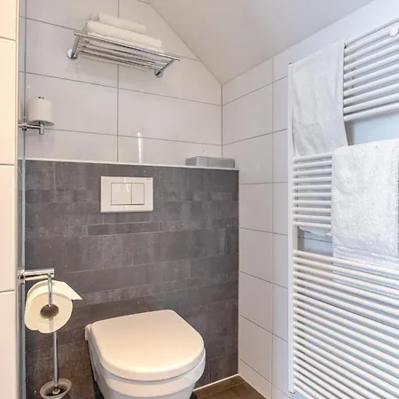 Hotel De Linden 3*