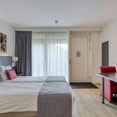 Hotel De Linden 3*